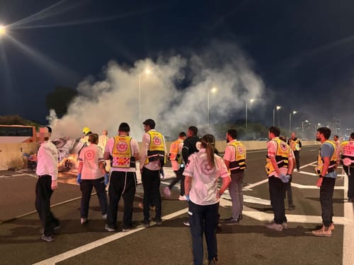 רצח פלילי שני ביממה: גבר נרצח בפיצוץ רכב עוצמתי בכביש 2