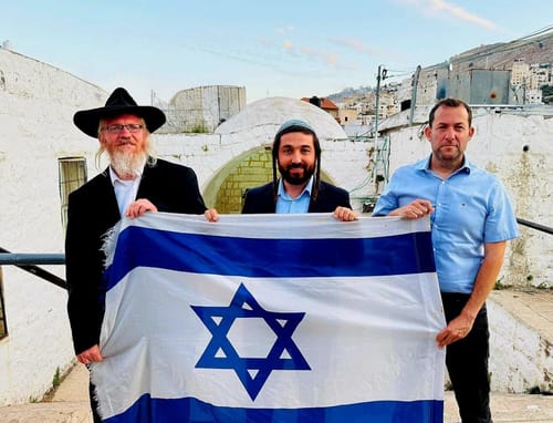 לראשונה משנת 2000: כניסה אזרחית לקבר יוסף באור יום