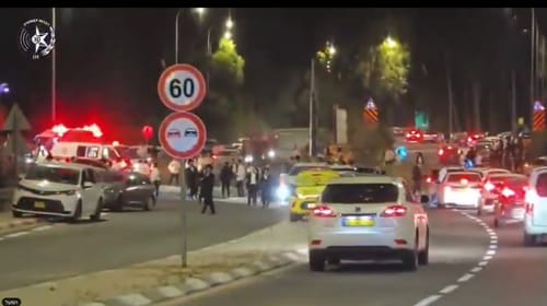 בעקבות מעצר עריק חרדי: מאות פרצו לתחנת המשטרה