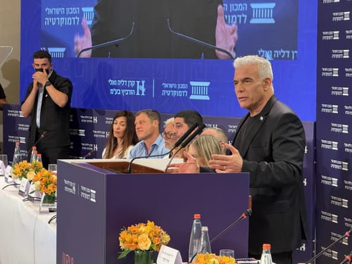 לפיד: "ייקח עוד שבועיים-שלושה, אבל איזנקוט יצטרף אלינו"