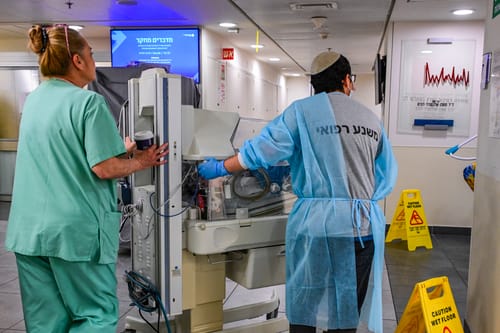 טרגדיה בתל אביב: פעוט מקהילת 'מעלה אליהו' נפטר מחיידק טורף