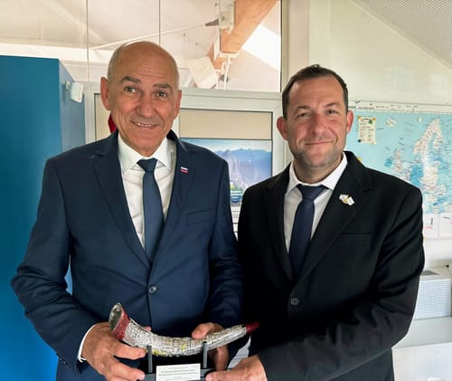 לאחר ביטול הסנקציות על יו"ש: רה"מ סלובניה נפגש עם יוסי דגן