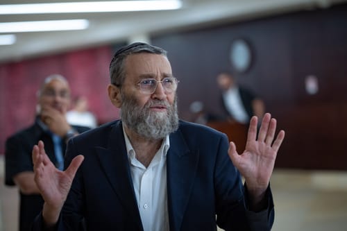 תבוסה משפילה לחרדים: חוק המעונות לא יקודם