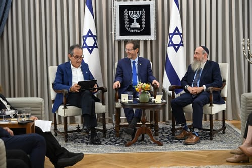 782 שנים אחרי שנשרף בפריז: התלמוד תורגם במלואו לצרפתית