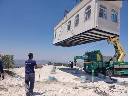 21 שנים אחרי ההתנתקות: בית כנסת חדש הוצב בחומש המתחדשת