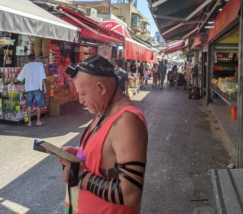 יום התפילין העולמי בת"א והילדים שוויתרו על הפרס