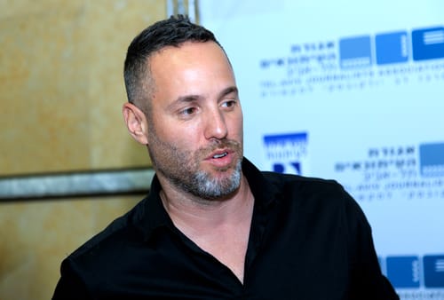 יותם זמרי הטיל פצצה: "למה אתה בלי טבעת?"