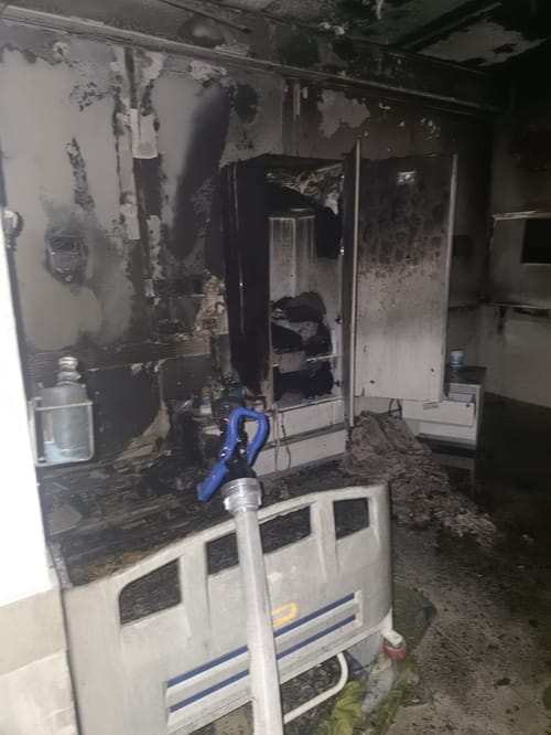 שריפה בבית אבות בבני ברק: שניים במצב קשה, עשרות נפגעו