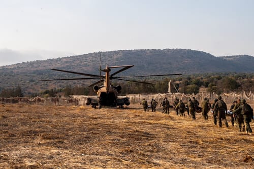 תמונת היום: שיירת האלונוקות למסוק