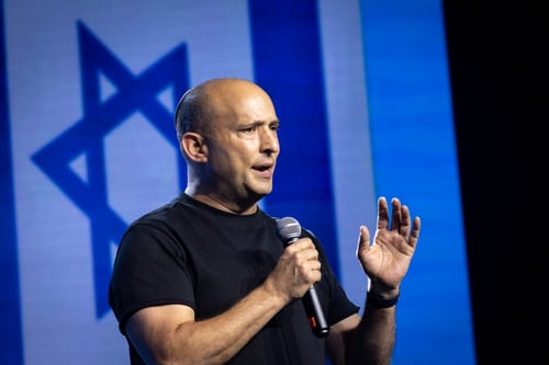 בנט במתקפה חריפה נגד דרעי: "אין לו אלוהים"