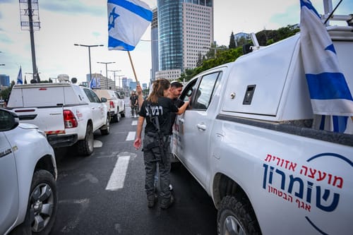"נחצה קו אדום": רבש"צים במחאה חריפה מול הקריה