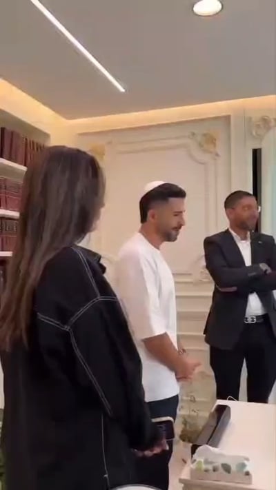 הרב יגאל כהן זיכה במצווה את הזמרים המפורסמים: "אתם עושים קידוש השם" 