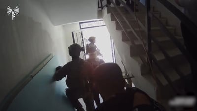 צפו: לוחמי דובדבן עוצרים מחבל לפני פיגוע