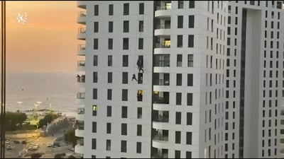 צפו: כך חילצו לוחמי הימ"מ אישה שאיימה להתאבד