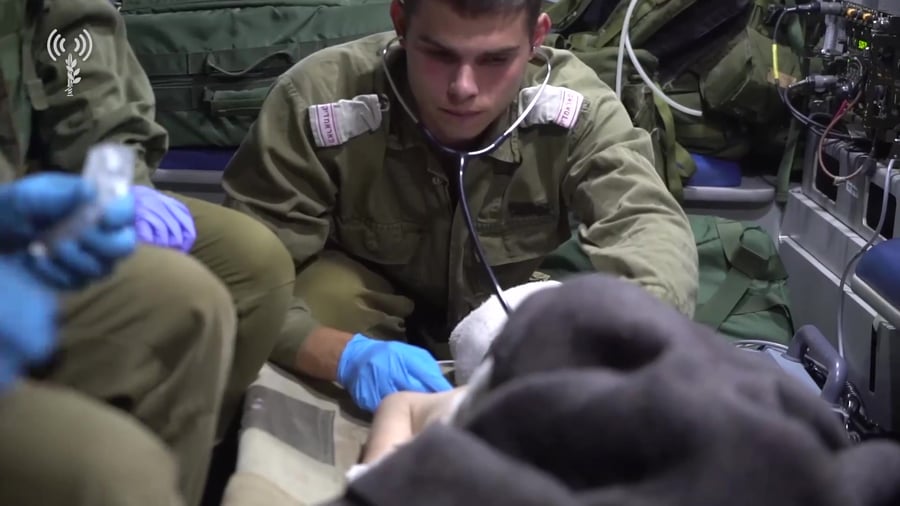 טיפול פצועים סוריה דוצ (1)