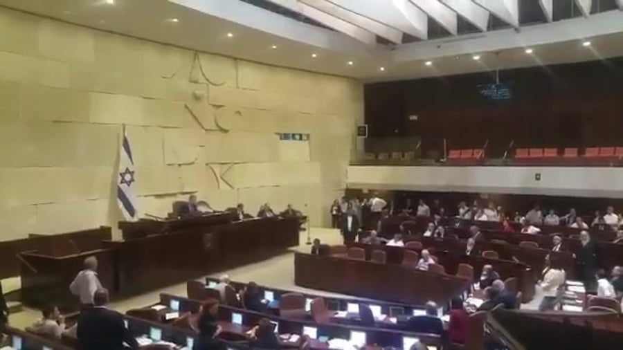 הצבעה חוק הגיוס