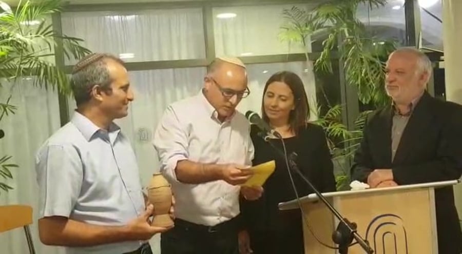 WhatsApp Video 2018-10-09 at 16.05.47