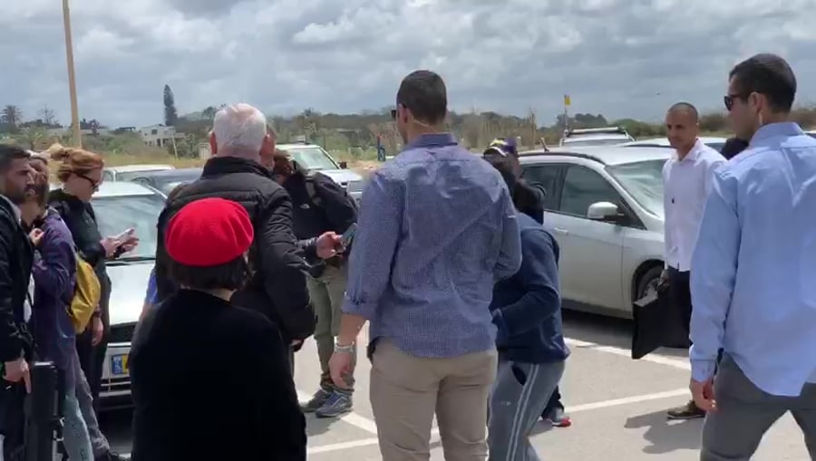 WhatsApp Video 2019-04-22 at 13.17.31