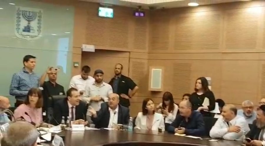 WhatsApp Video 2019-05-20 at 12.17.24