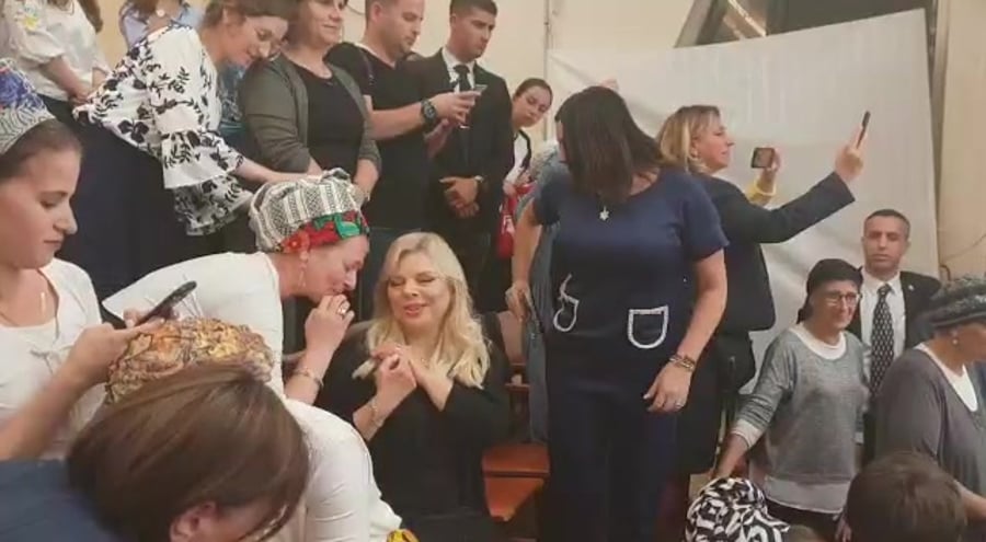 WhatsApp Video 2019-06-02 at 23.52.47