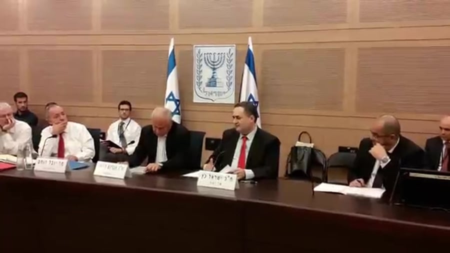 חוץ ובטחון (2)