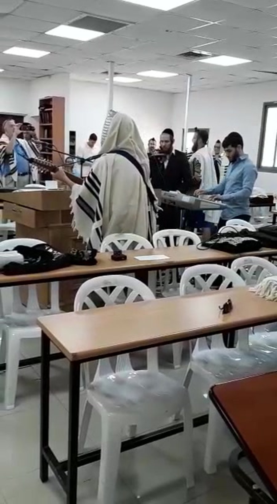 WhatsApp Video 2019-09-01 at 10.29.25
