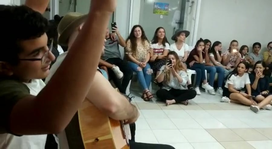 WhatsApp Video 2019-11-13 at 13.21.31