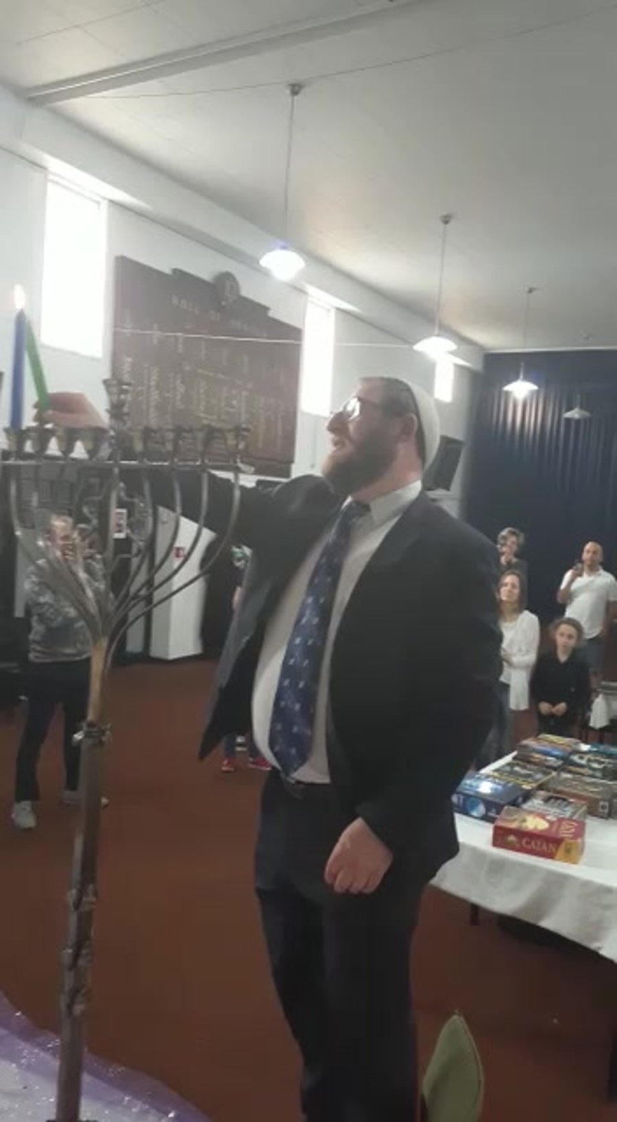 הרב אריאל טל הדלקת נרות