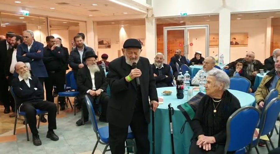 שופט העליון בדימוס, צבי טל, מברך (צילום: סרוגים)