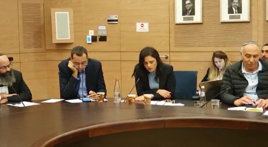 שקד מערת המפלה