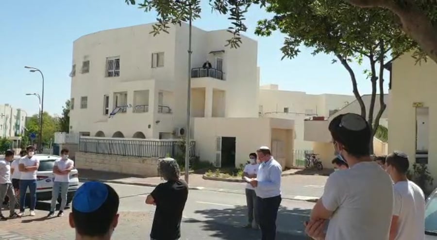 WhatsApp Video 2020-04-28 at 13.27.30