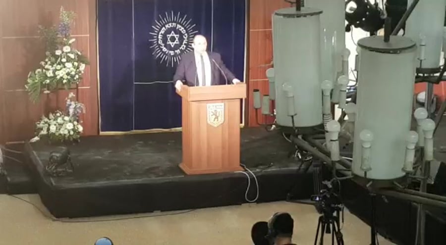 WhatsApp Video 2020-05-21 at 22.58.50