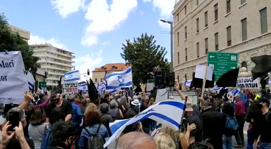 מחאת הדגלים השחורים (1)
