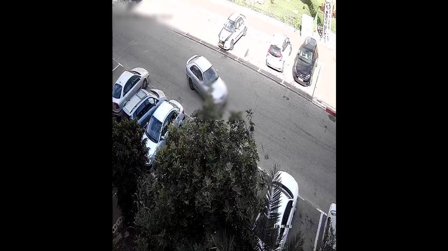 פורץ רכב מתווכת
