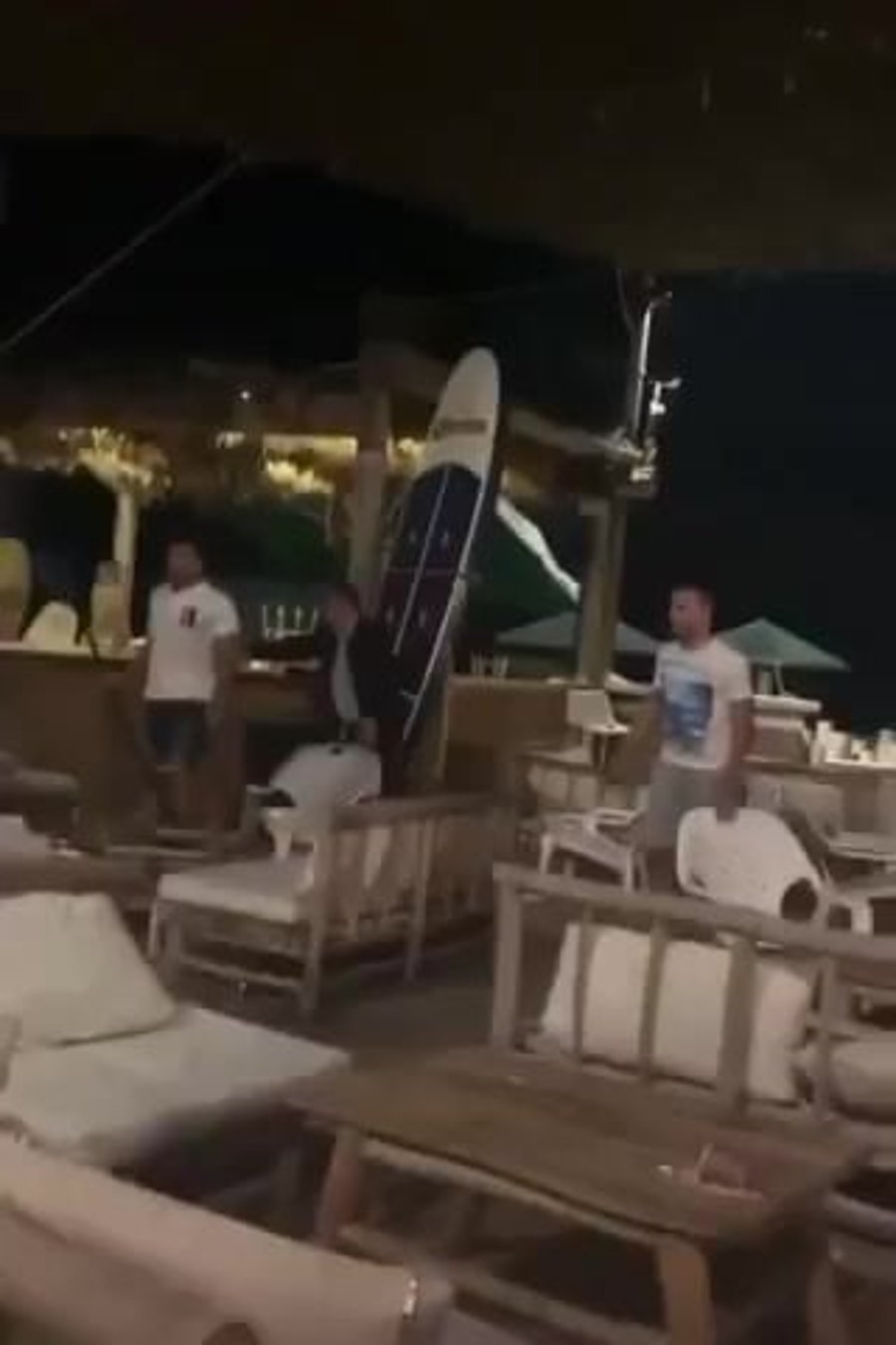 זורקים כסאות חוף פולג אנשי הדממה