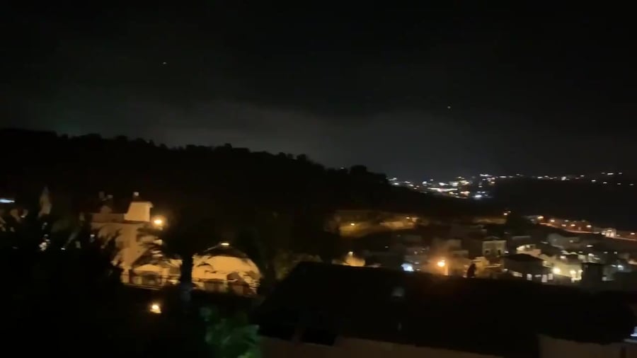 פיצוצים בגרויות קרדיט ירח טוקר