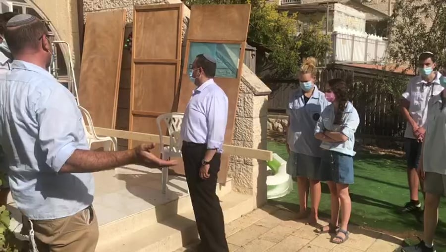 משה ליאון סוכה בני עקיבא (1)