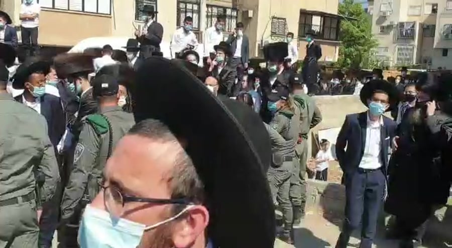לוויה אדמור פיטסבורג מחאות החרדים הקיצוניים