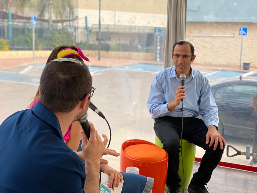אלעד קלימי המשאית הסרוגה בשדרות