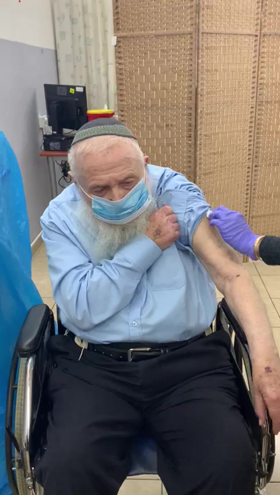 הרב דרוקמן מתחסן לקורונה 1