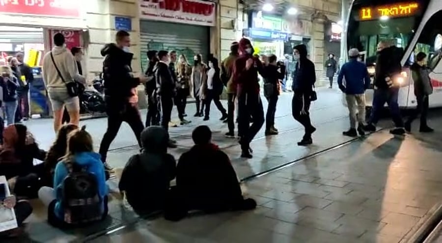 WhatsApp Video 2020-12-30 at 20.28.27