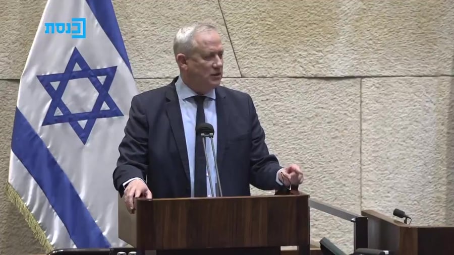 גנץ מגיב לווין