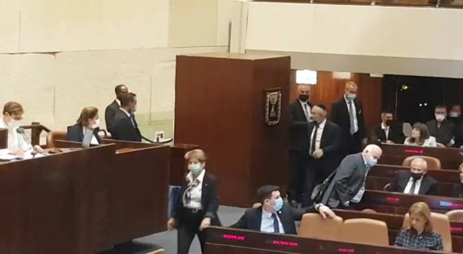 נתניהו מצביע, נשיאות