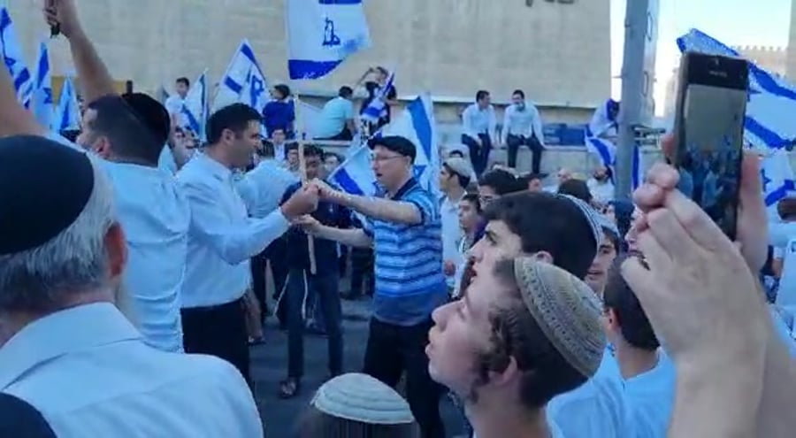 ריקוד דגלים צילום סרוגים (1)