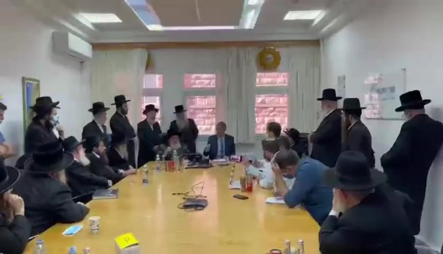 הנדל צבא ומדינה