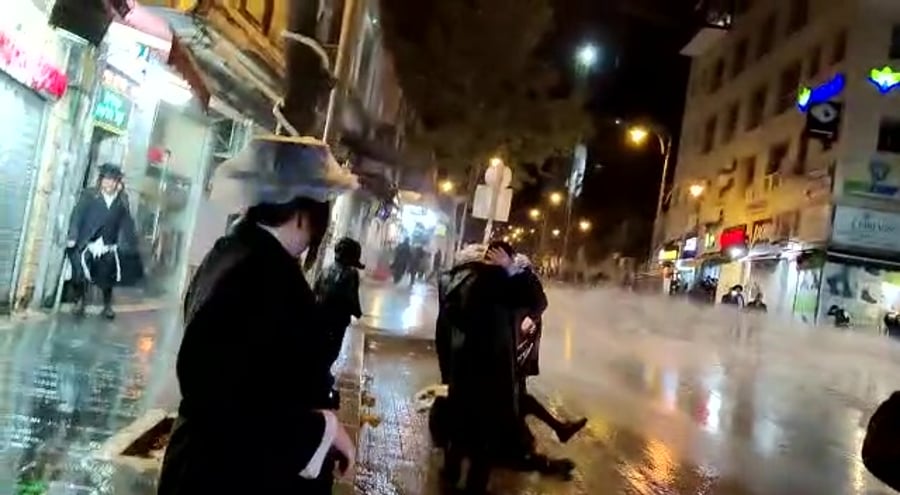מכתזית מעיפה מפגין חרדי