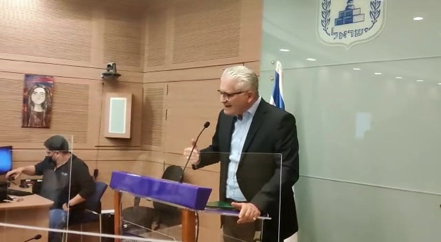 אבידר מתפטר