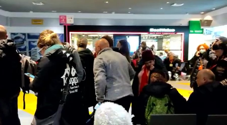 WhatsApp Video 2022-03-07 at 21.28.41
