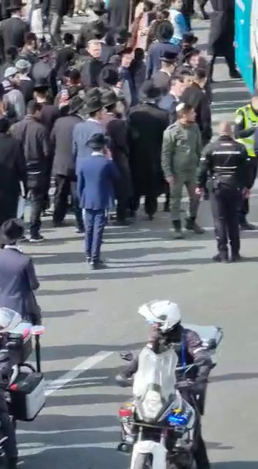 WhatsApp Video 2022-03-20 at 15.55.44