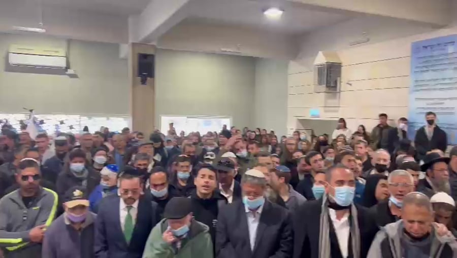 הלוויה מנחם 2